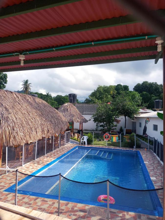 Hostal La Sierra Nevada ปาโลมิโน ภายนอก รูปภาพ