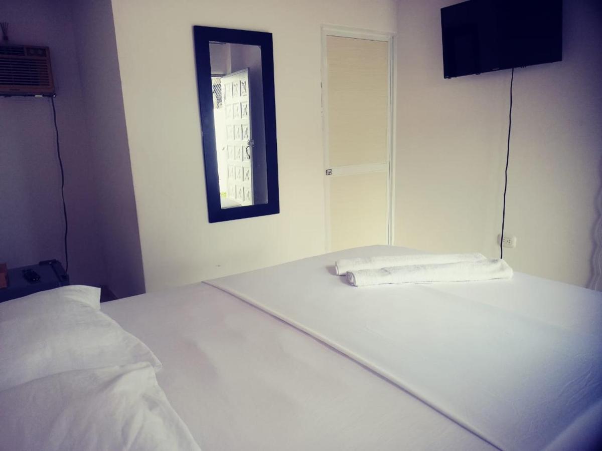 Hostal La Sierra Nevada ปาโลมิโน ภายนอก รูปภาพ