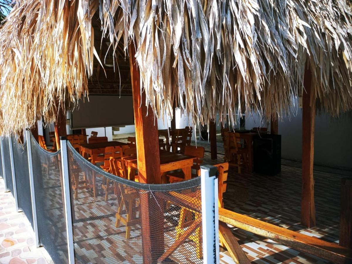 Hostal La Sierra Nevada ปาโลมิโน ภายนอก รูปภาพ
